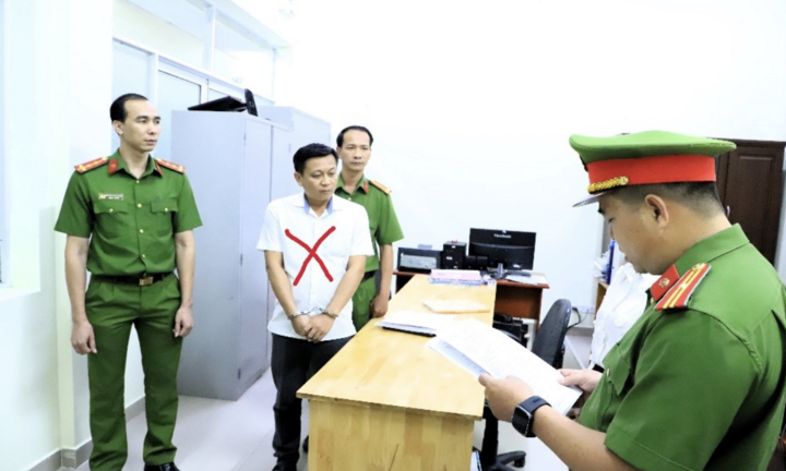 Bắt cán bộ 'bảo kê' xây dựng trái phép, cản trở tiến độ cao tốc Biên Hòa