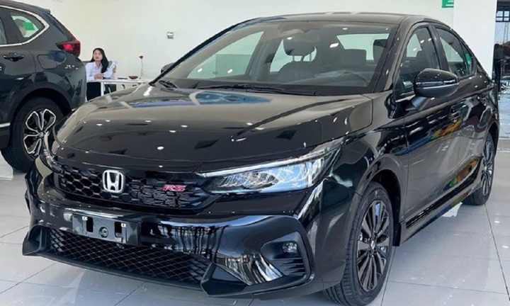 3 xe sedan bán chạy nhất Việt Nam đua giảm giá đầu năm 2025