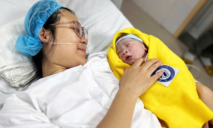 Bộ Chính trị yêu cầu không xử lý kỷ luật đảng viên sinh con thứ ba