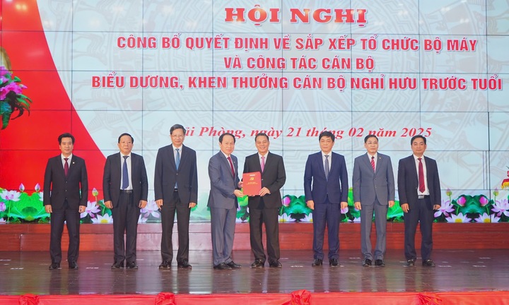 Hải Phòng công bố quyết định sáp nhập, chấm dứt hoạt động hàng loạt cơ quan