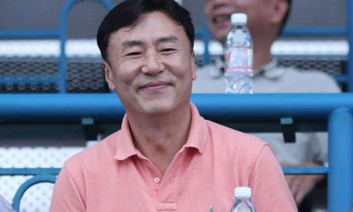 HLV tuyển Lào sang Việt Nam 'do thám' ông Kim Sang-sik