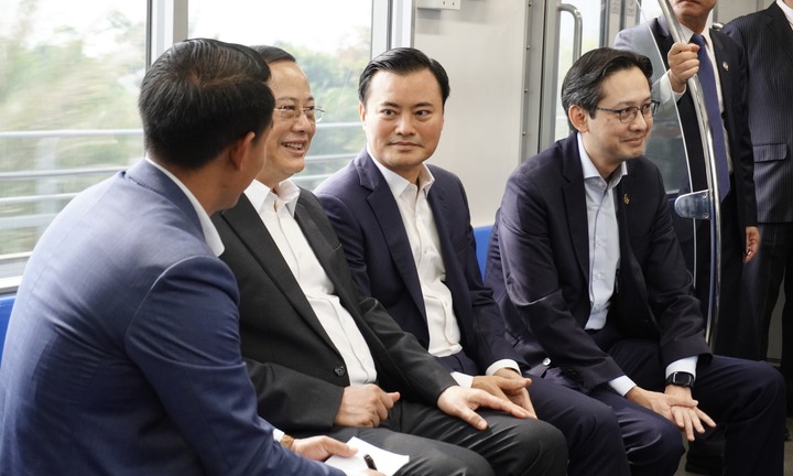 Thủ tướng Lào trải nghiệm Metro Bến Thành - Suối Tiên