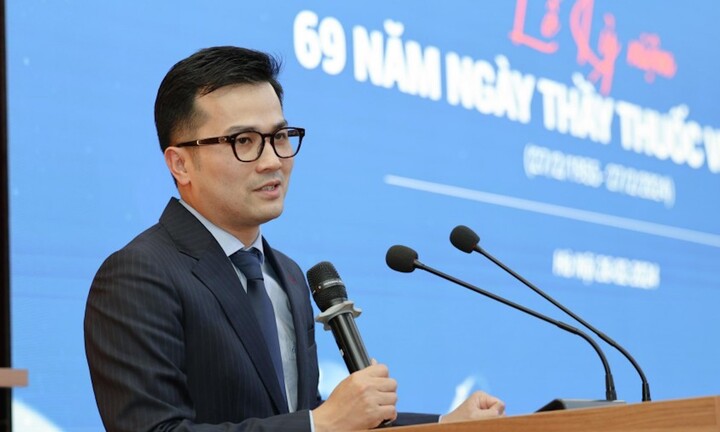 GS trẻ nhất Việt Nam nhận giải thưởng đổi mới y tế toàn cầu 2025