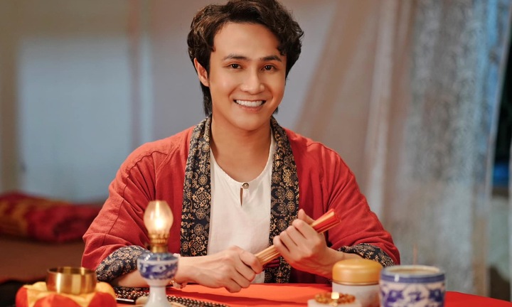 Đạo diễn phim trăm tỷ 'Nhà gia tiên': Tôi vẫn còn yếu nghề