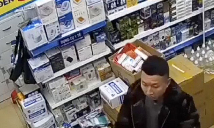 Nữ nhân viên nhà thuốc bị khách tấn công phải nhập viện