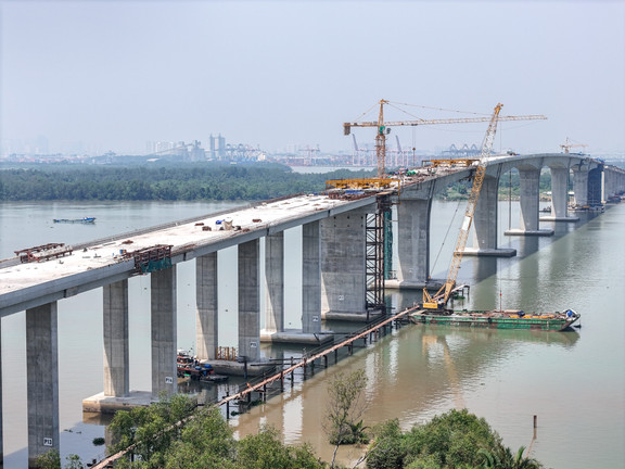 Ngắm cầu lớn nhất Vành đai 3 nối TP.HCM với Đồng Nai trước ngày hợp long