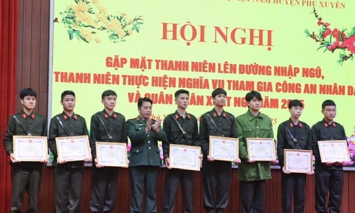 Hà Nội: Huyện Phú Xuyên gặp mặt tân binh lên đường nhập ngũ 2025
