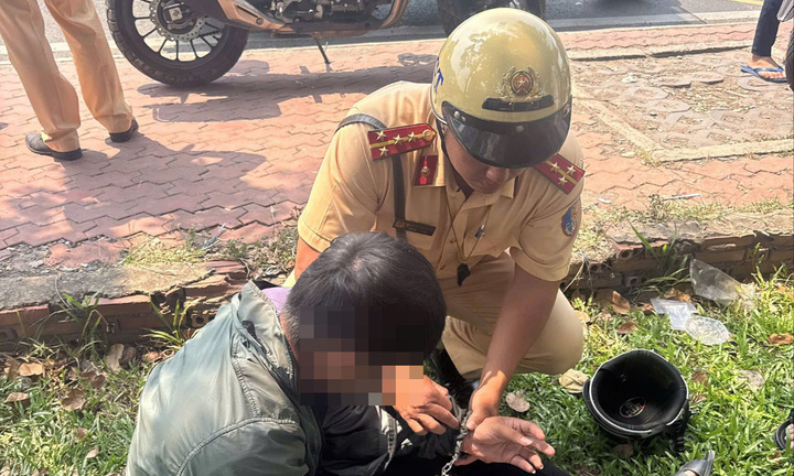 Truy đuổi, bắt nghi phạm trộm xe mang theo thiết bị phá sóng định vị