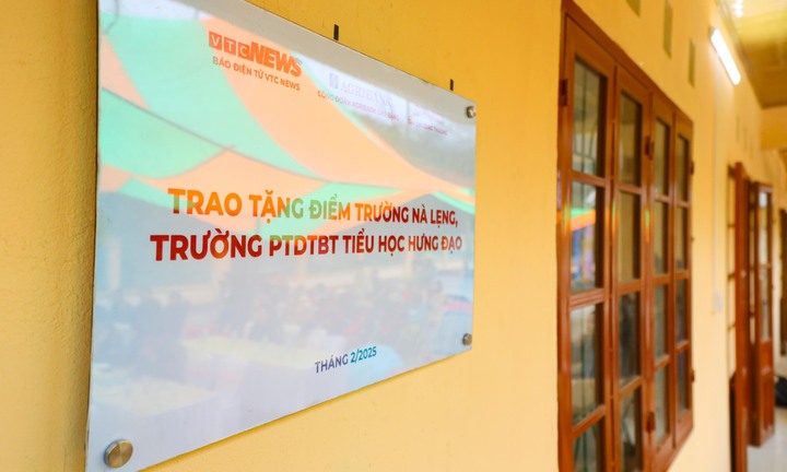 Báo điện tử VTC News cùng nhà tài trợ trao tặng điểm trường Nà Lẹng - Cao Bằng