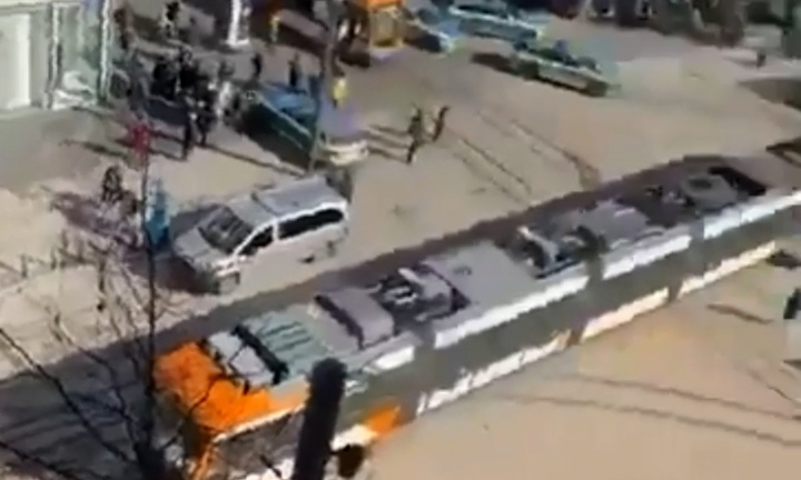 Khoảnh khắc ô tô lao vào đám đông ở Đức, nhiều người bị thương