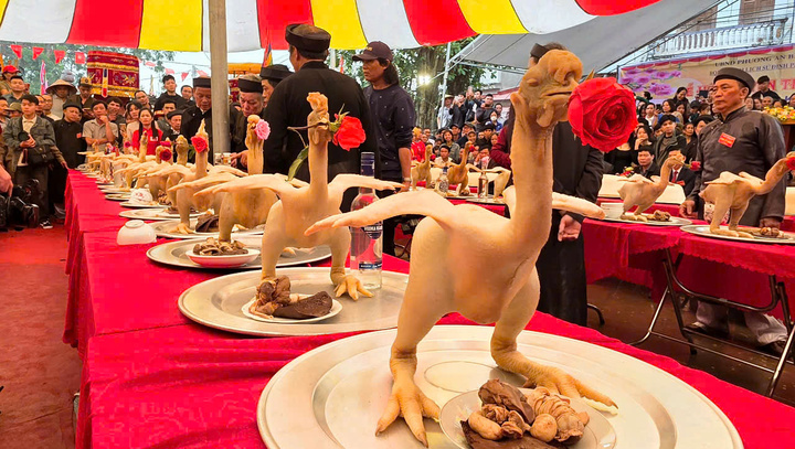 Hội thi độc lạ bậc nhất Bắc Ninh: Gà đứng trên mâm, xôi trắng tinh không vết nứt