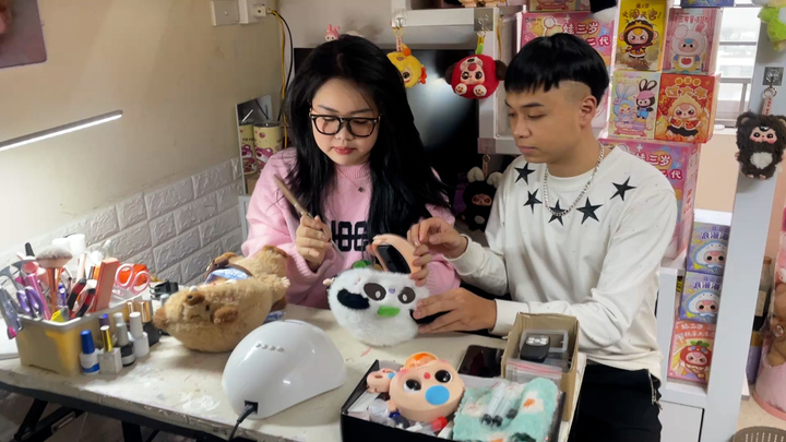 Độc lạ nghề phẫu thuật thẩm mỹ cho Baby Three