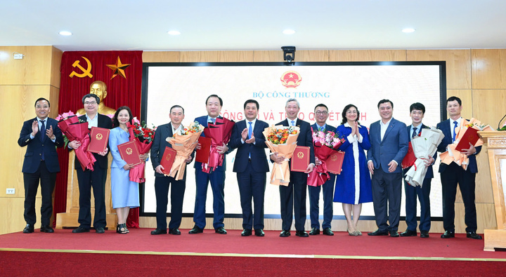 Loạt lãnh đạo cục, vụ vừa được Bộ Công Thương bổ nhiệm là những ai?