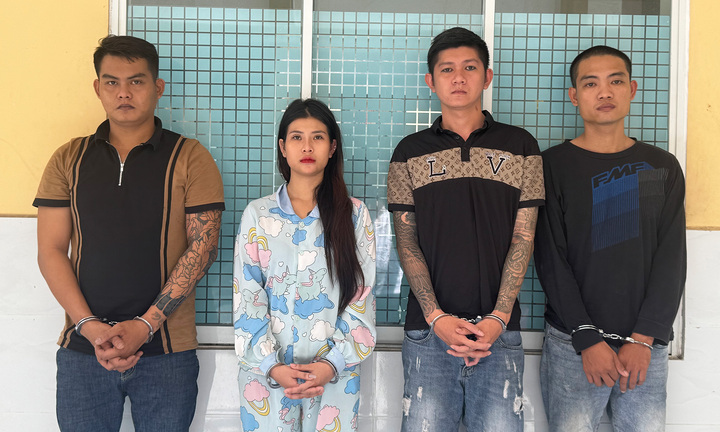 Sau khi xông vào quán nhậu đập phá, nhóm nghi phạm khai rủ nhau đi 'xả stress'