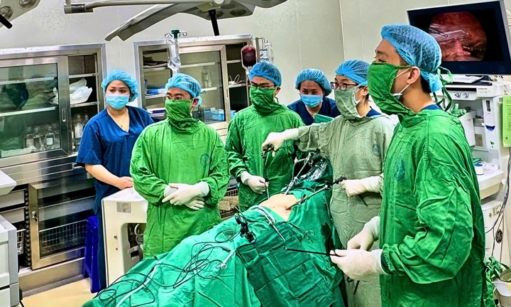 Đau bụng lâm râm, đi khám mới biết mang thai ngoài tử cung