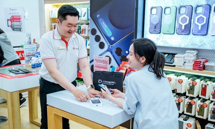 Ngày đầu bán iPhone 16e, khách mua ‘nhỏ giọt’