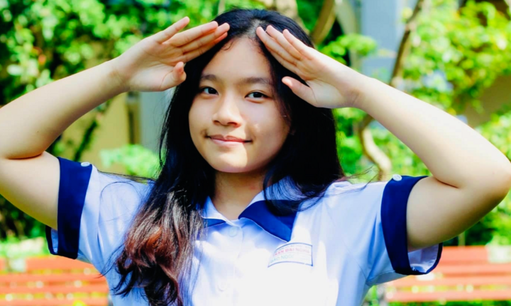 Luyện bài cùng AI, nữ sinh 17 tuổi đạt 9.0 IELTS ngay lần thi đầu tiên