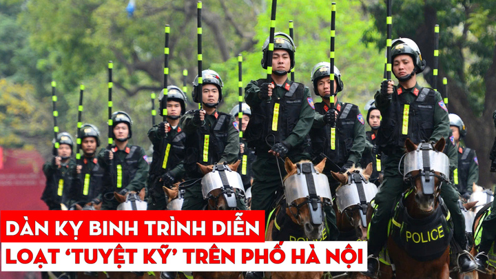 Dàn kỵ binh trình diễn loạt ‘tuyệt kỹ’ trên phố Hà Nội