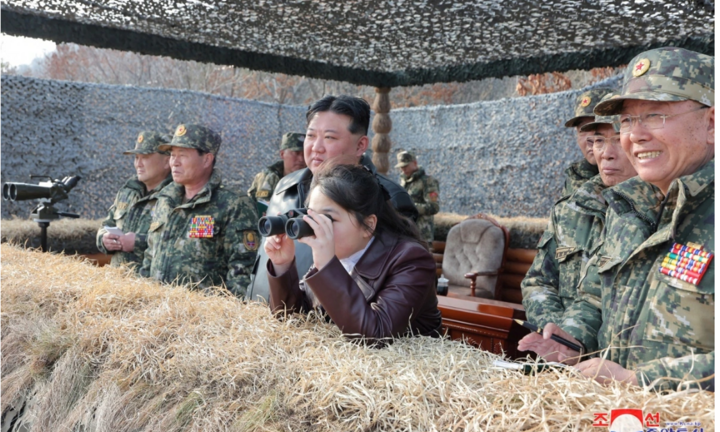 Nhà lãnh đạo Triều Tiên Kim Jong Un kiểm tra các dự án tàu ngầm hạt nhân