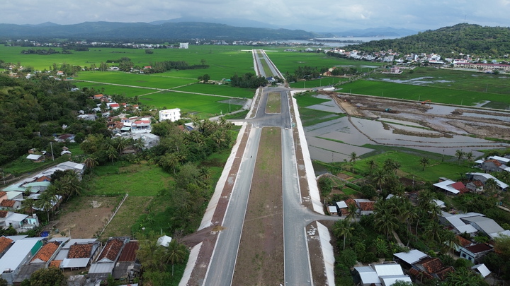 Dự án đường ven biển Phú Yên dài gần 15km, sau 1 năm khởi công giờ ra sao?