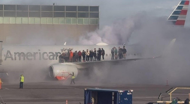 Máy bay Mỹ chở 178 người cháy trên đường băng