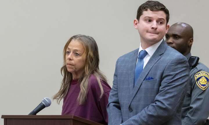 Người đàn ông Mỹ bị bố đẻ giam giữ và bỏ đói suốt 20 năm