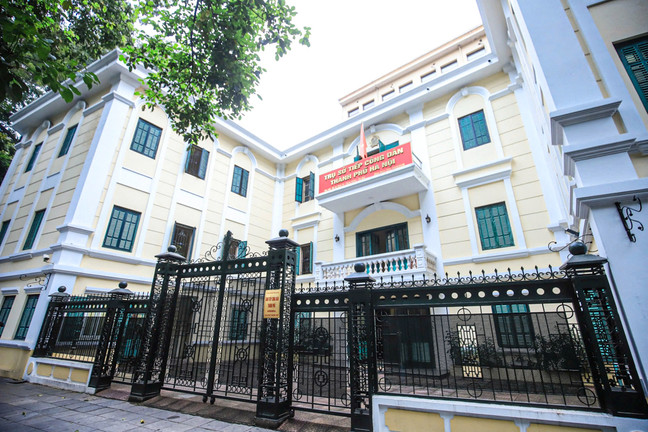 Hiện trạng những trụ sở sẽ phải di dời khỏi phía đông hồ Hoàn Kiếm