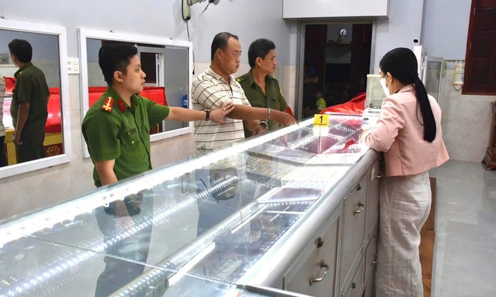 Nghi phạm cướp tiệm vàng ở Bà Rịa - Vũng Tàu vừa ra tù năm 2023