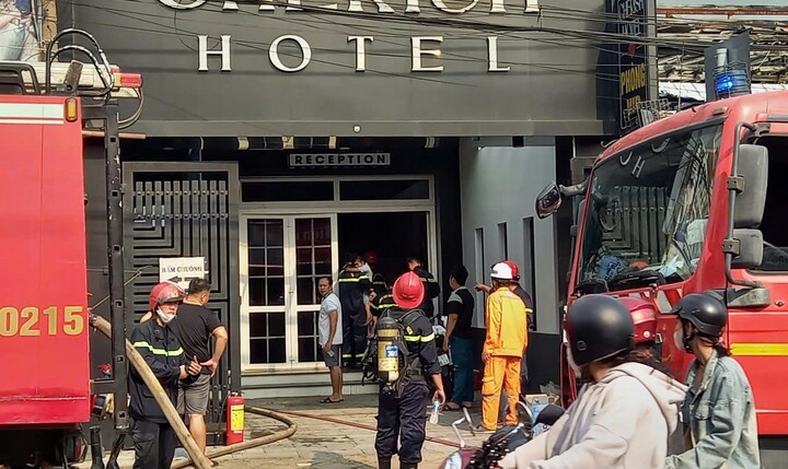 Cháy khách sạn 5 tầng ở TP Thủ Đức