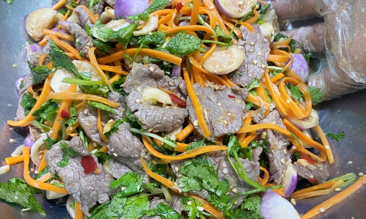 Cách làm gỏi bò cà pháo thơm ngon, lạ miệng