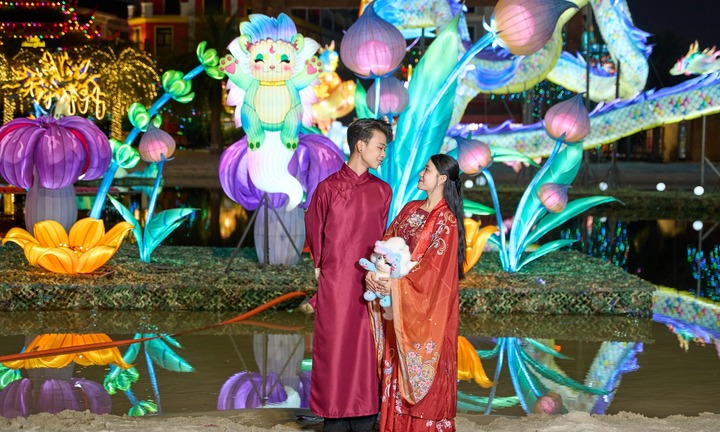 Mùa Tết 'bội thu' của giới trẻ sau 58 ngày đắm chìm trong Lễ hội Xuân