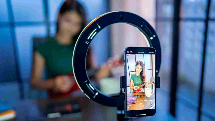 Không công khai tài trợ quảng cáo: KOL, KOC bị phạt thế nào?