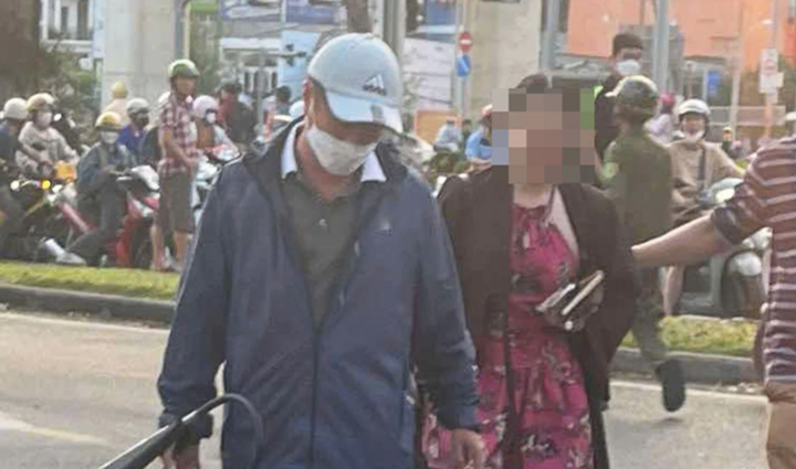 Nữ tài xế Mercedes buồn chuyện gia đình, lái xe đến nghĩa trang rồi gây tai nạn