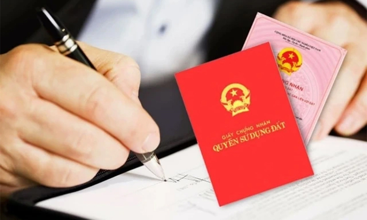 Mẹ tôi chia nhà cho 4 cô con gái, tôi là con trai nhưng không có phần