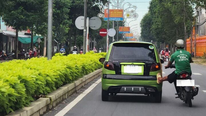 Lái xe để đẩy xe của người khác bị phạt thế nào?