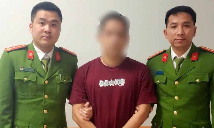 Bắt gã thanh niên bị truy nã quốc tế khi vừa đặt chân xuống sân bay Nội Bài