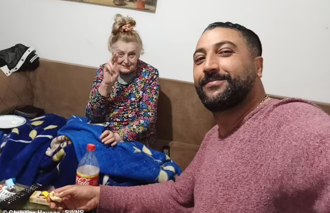 Cặp vợ 74, chồng 40 tuổi: Tình yêu sét đánh và hôn nhân lãng mạn