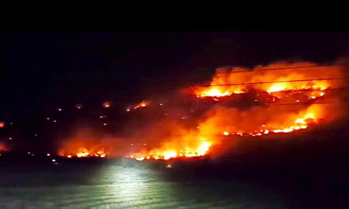 Bình Thuận: Cháy lớn tại chân núi Tàu