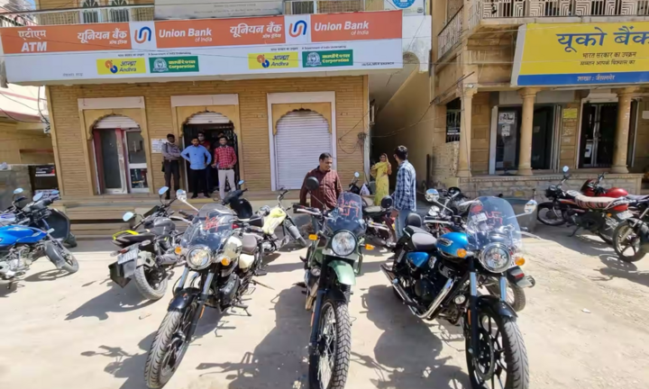 Xe máy chạy xăng sắp bị 'khai tử' tại thủ đô Ấn Độ từ 2026