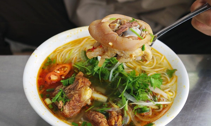 Cách nấu bún chân giò ngon chuẩn vị tại nhà