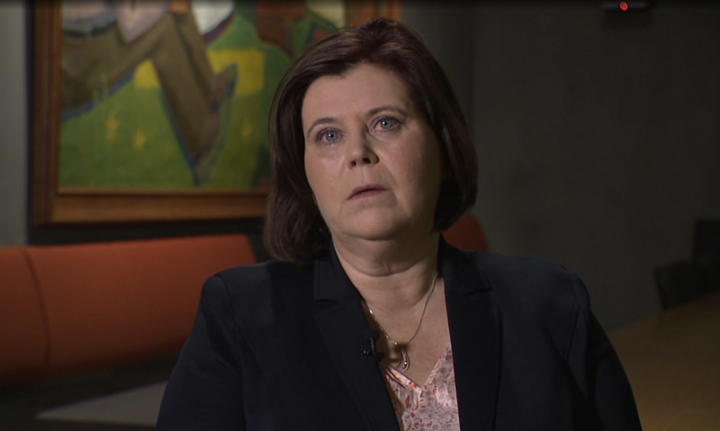 Bộ trưởng Giáo dục Iceland từng có con với thiếu niên 15 tuổi