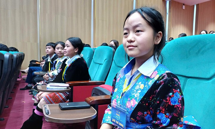 Học sinh miền núi chinh phục toán học bằng máy tính cầm tay