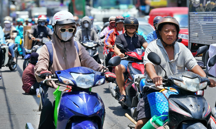 Thời tiết TP.HCM ngày 24/3: Nắng nóng, chỉ số tia UV gây hại cao