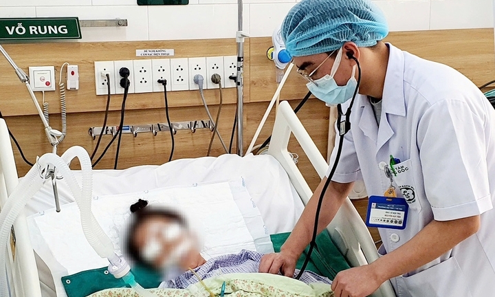 Bất tỉnh sau một ngày nhịn ăn, uống nước kiềm theo chỉ dẫn của 'thầy lang'