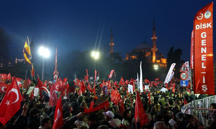 Tổng thống Thổ Nhĩ Kỳ cáo buộc phe đối lập gây bạo loạn