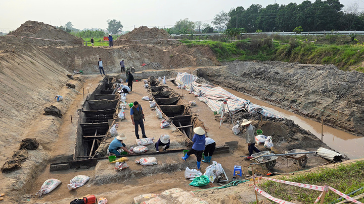 Phát hiện nhiều loại hạt cây trong 2 chiếc thuyền cổ ở Bắc Ninh