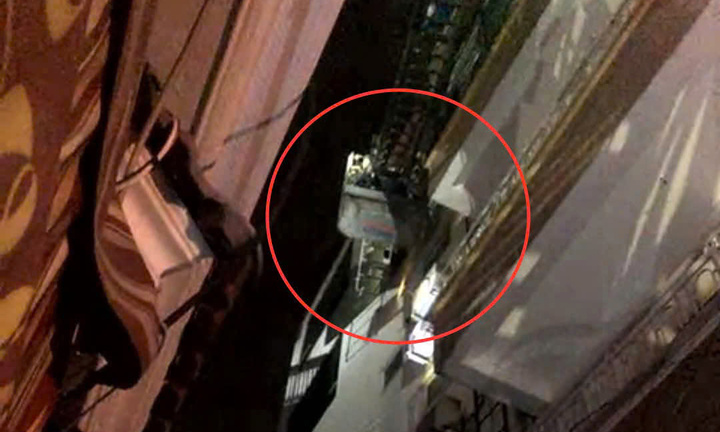 Cháy nhà 5 tầng tại TP.HCM, nhiều người thoát nạn 