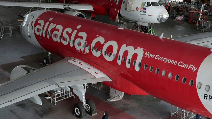 Máy bay AirAsia đến Trung Quốc phải quay đầu do cháy động cơ