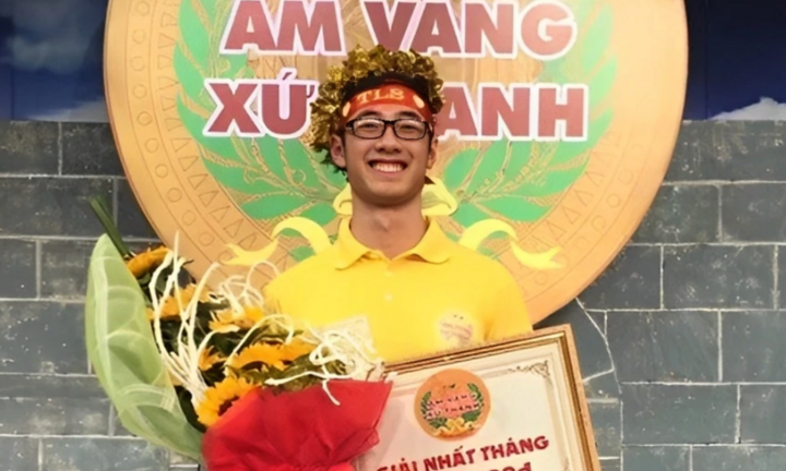 Nam sinh chuyên Toán nghỉ ngang đại học, bỏ phố về quê bán tạp hóa gây sốt mạng