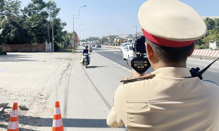 Xe máy chạy dưới tốc độ tối thiểu bị phạt bao nhiêu tiền?